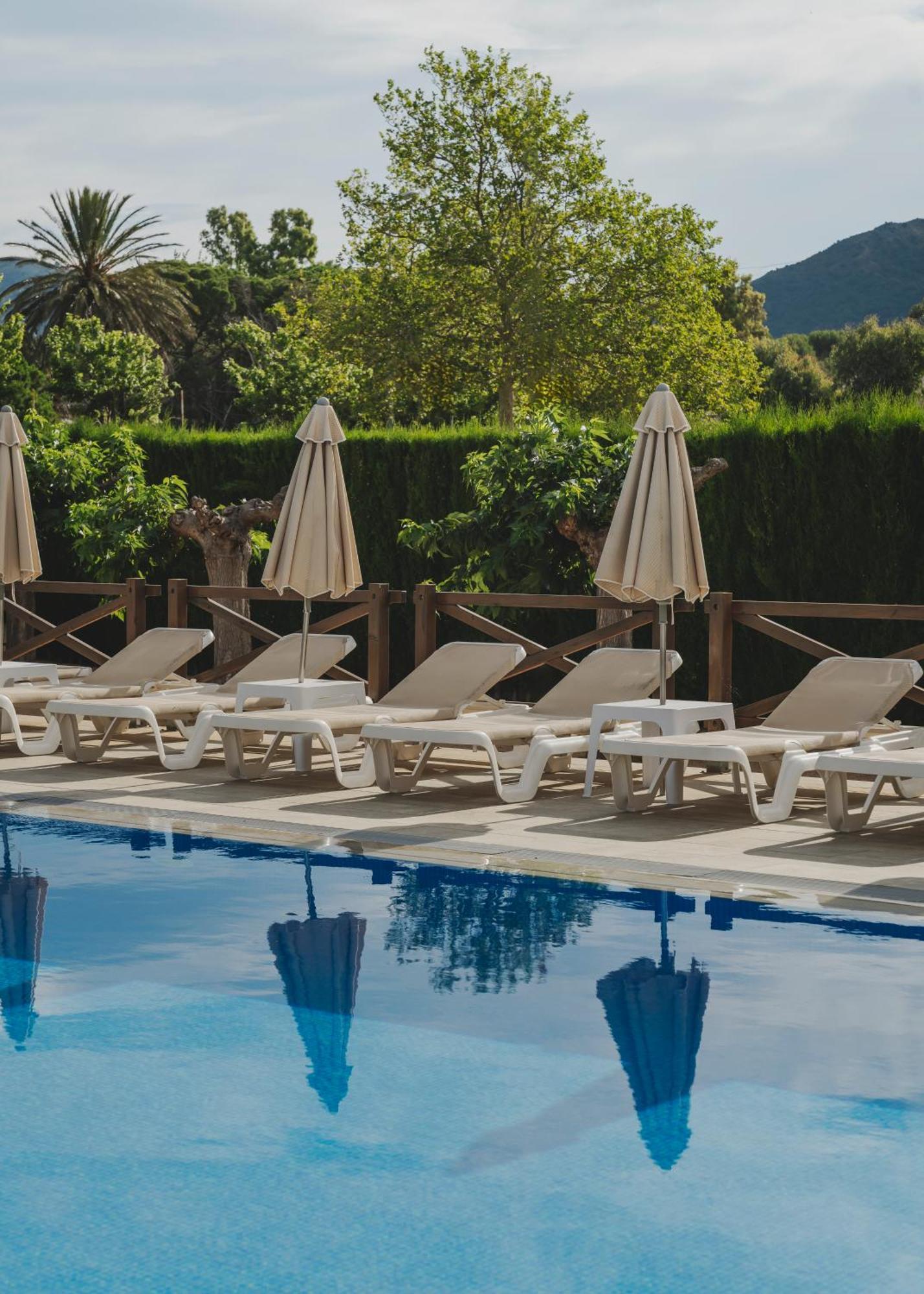 Hotel Spa Mediterraneo Park Росес Екстер'єр фото