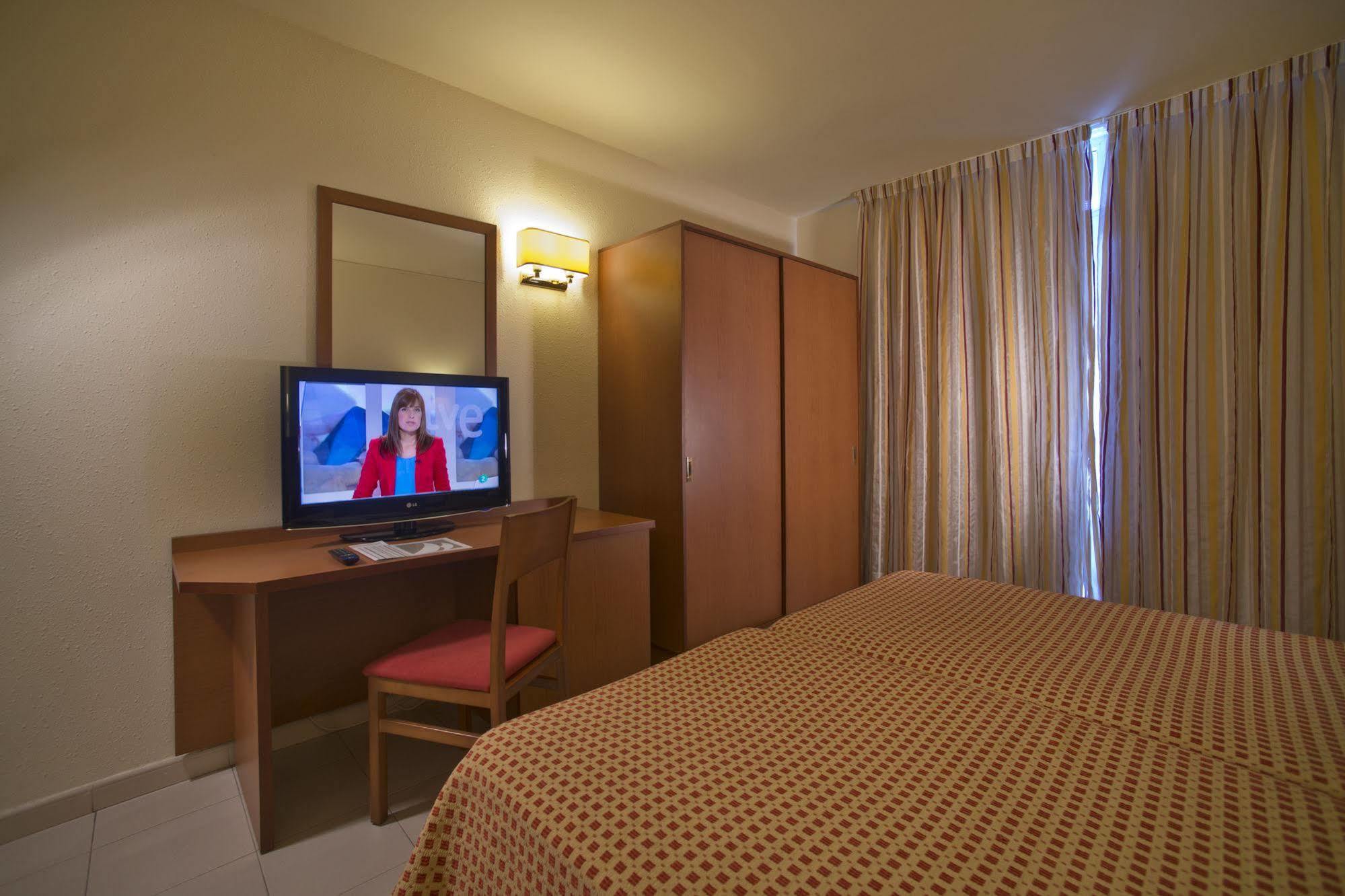 Hotel Spa Mediterraneo Park Росес Екстер'єр фото