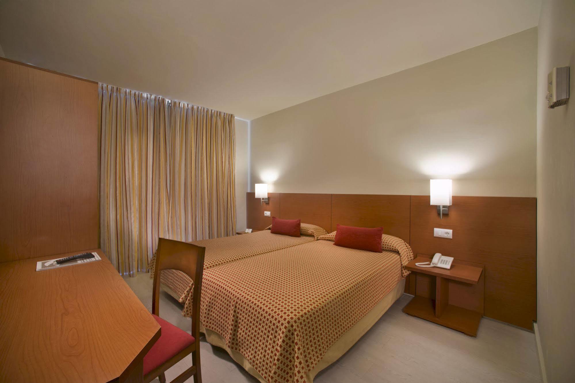 Hotel Spa Mediterraneo Park Росес Екстер'єр фото